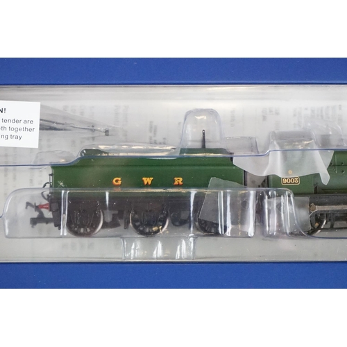 29 - Two boxed Bachmann OO gauge locomotives to include 31087 GWR 3200 Earl Class 9003 GWR Green and 3255... 