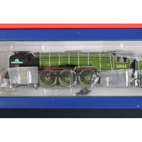 29 - Two boxed Bachmann OO gauge locomotives to include 31087 GWR 3200 Earl Class 9003 GWR Green and 3255... 