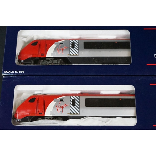 34 - Boxed Bachmann OO gauge 32600 Class 220 Virgin Voyager (Non Tilt) 4 Car DMU Maiden Voyager