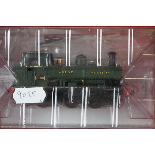 37 - Three boxed Heljan OO gauge locomotives to include 1321 1369 GWR green Great Western, 9001 Metropoli... 