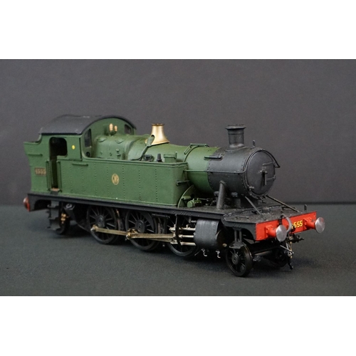 44 - Kit built O gauge cast metal 4555 2-6-2 GWR locomotive contained within an unrelated box