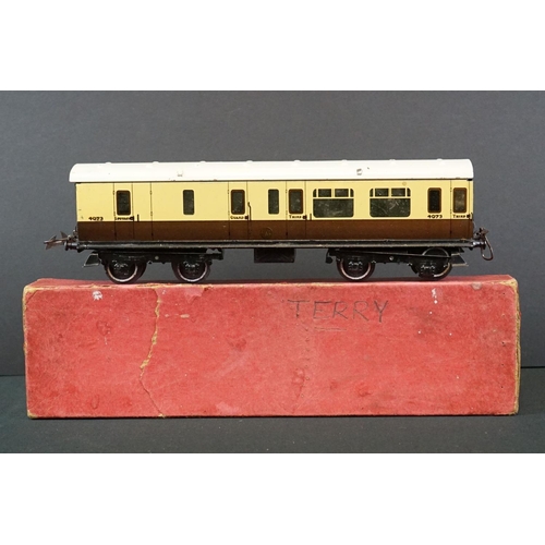 45 - Two boxed Hornby O gauge items of rolling stock to include No 2 Goods Van and No 2 Corridor Coach, g... 