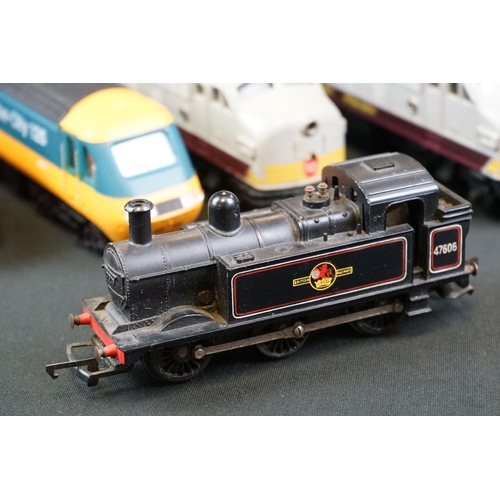 59 - 17 Triang & Hornby OO gauge locomotives, cars and associated rolling stock, mainly locomotives to in... 