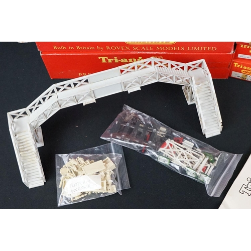 60 - 10 Boxed Triang OO gauge items of rolling stock to include R20, R10, R14 etc plus a boxed Triang R42... 