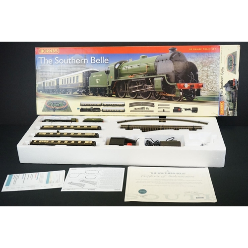 65 - Boxed Hornby OO gauge R1118 Southern Belle train set, appears complete and with certificate