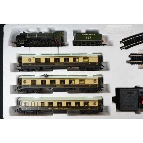 65 - Boxed Hornby OO gauge R1118 Southern Belle train set, appears complete and with certificate