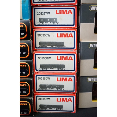 67 - 29 Boxed OO gauge items of rolling stock to include 5 x Wrenn, 11 x Lima, 6 x Airfix, 5 x Palitoy Ma... 