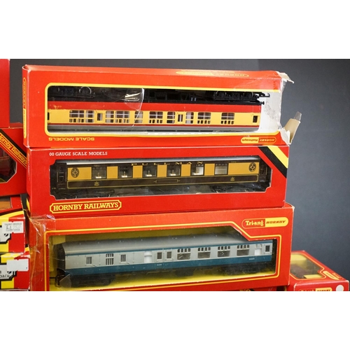 70 - 32 Boxed Hornby / Triang OO gauge items of rolling stock, mainly coaches, includes R739 Breakdown Cr... 