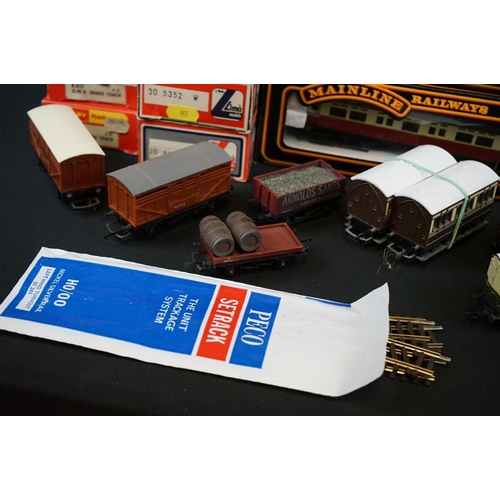 71 - 15 Boxed OO / HO gauge items of rolling stock to include Hornby, Palitoy Mainline, Lima, Peco and Sc... 