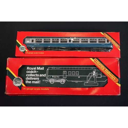 72 - 17 Boxed OO gauge items of rolling stock to include 8 x Wrenn, 4 x Palitoy Mainline and 5 x Hornby