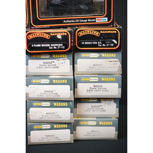 72 - 17 Boxed OO gauge items of rolling stock to include 8 x Wrenn, 4 x Palitoy Mainline and 5 x Hornby