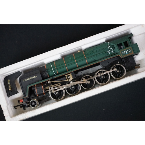 74 - Three boxed Triang / Hornby OO gauge locomotives to include R259S 4-6-2 Britannia Loco with R35 Tend... 