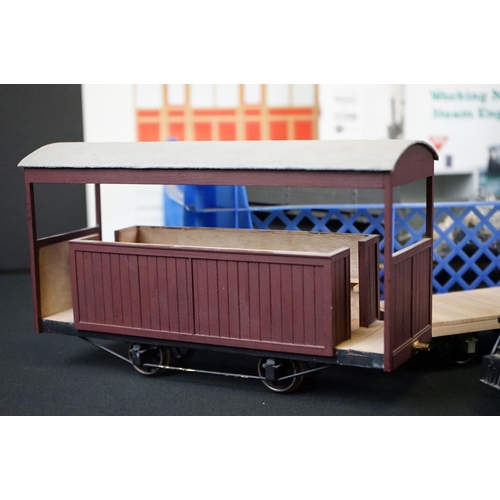 84 - Quantity of O gauge model railway to include 6 x items of rolling stock, 3 x boxed Lima Buffer Stops... 