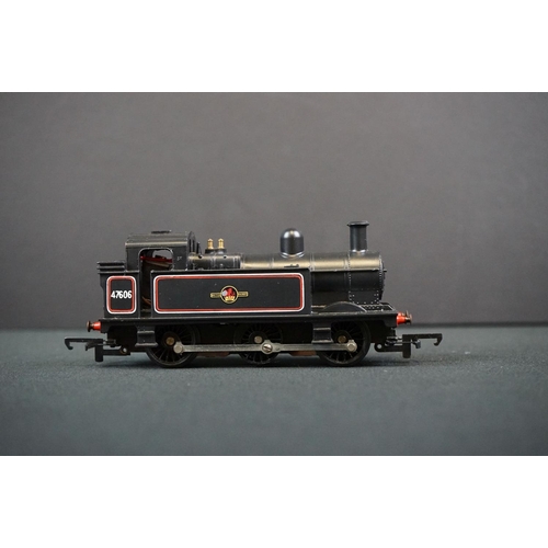 9 - Five boxed Hornby OO gauge locomotives to include R863 Brush Type 4 Diesel Electric loco, R052 BR 0-... 