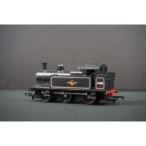 9 - Five boxed Hornby OO gauge locomotives to include R863 Brush Type 4 Diesel Electric loco, R052 BR 0-... 