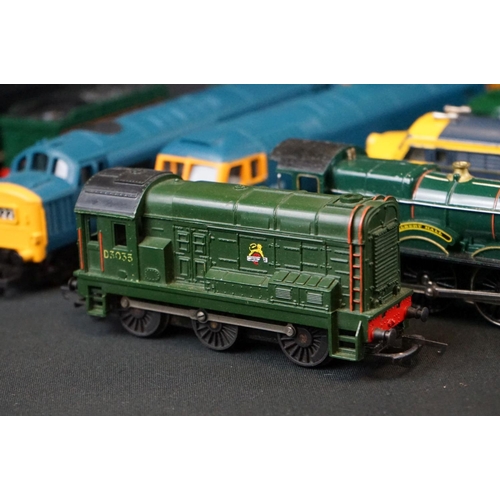 91 - 12 OO gauge locomotives to include Hornby Albert Hall, Triang R351 Electra, Triang Electra etc