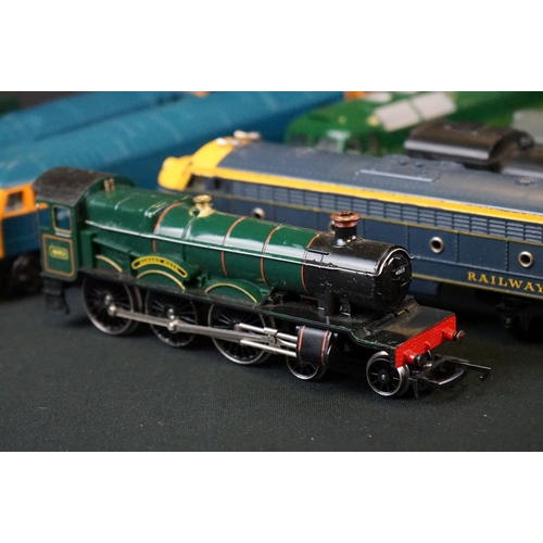 91 - 12 OO gauge locomotives to include Hornby Albert Hall, Triang R351 Electra, Triang Electra etc