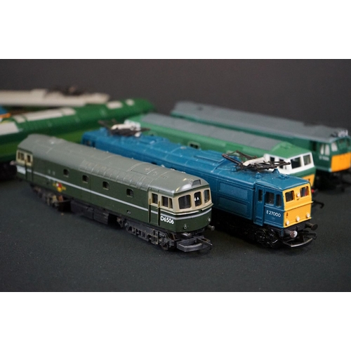 91 - 12 OO gauge locomotives to include Hornby Albert Hall, Triang R351 Electra, Triang Electra etc