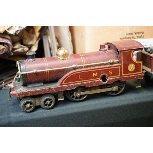 92 - Quantity of Hornby O gauge model railway to include LMS 4-4-0 locomotive in maroon with tender, LNER... 