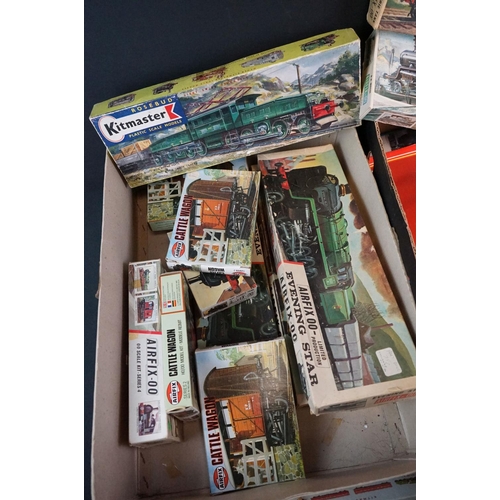 107 - Large collection of boxed OO gauge plastic model railway kits in varying condition, contents uncheck... 