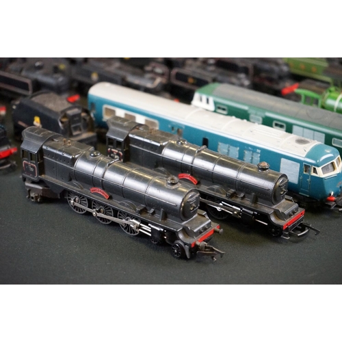 109 - 12 OO gauge locomotives to include Hornby Cheshire, Hornby D7063, Hornby Dublo BR 0-6-0 in green etc