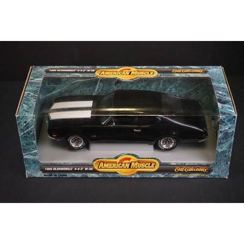 1117 - Six boxed diecast models, 1:18 scale or similar, to include Sun Star 4531 1963 Ford Falcon Futura Co... 