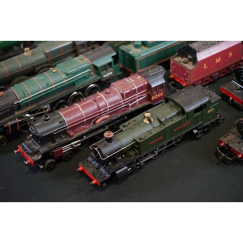 117 - 12 OO gauge locomotives to include Bachmann Jupiter, 2 x Lima King George V etc