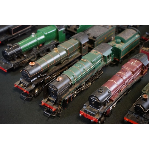 117 - 12 OO gauge locomotives to include Bachmann Jupiter, 2 x Lima King George V etc