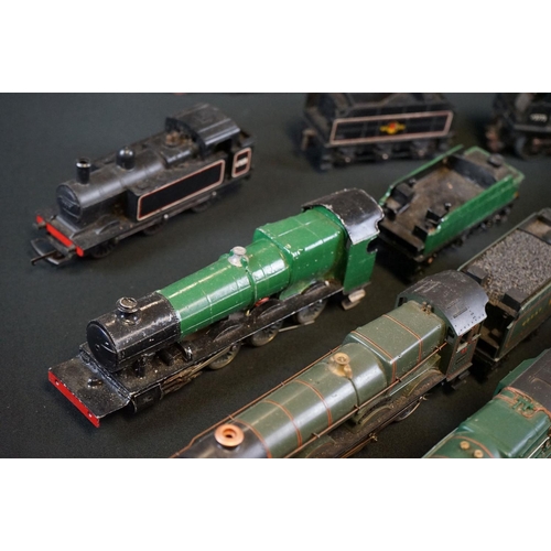 117 - 12 OO gauge locomotives to include Bachmann Jupiter, 2 x Lima King George V etc