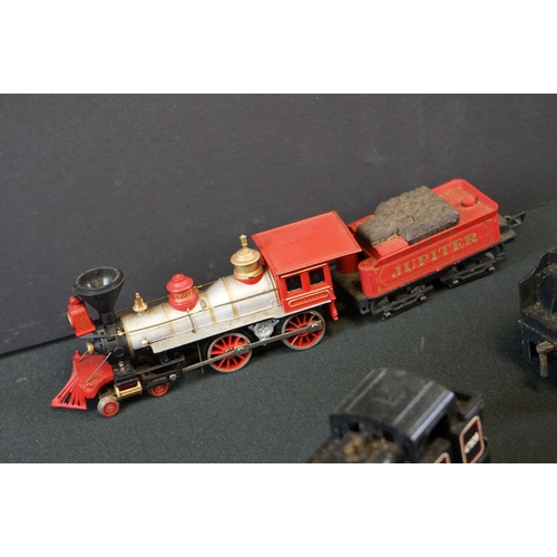 117 - 12 OO gauge locomotives to include Bachmann Jupiter, 2 x Lima King George V etc