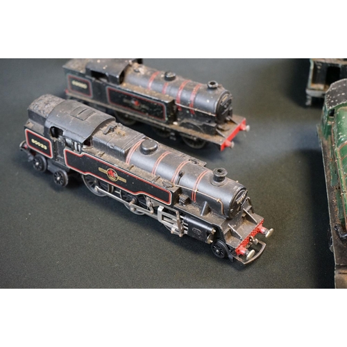 119 - Five OO gauge locomotives to include Wrenn GWR 4090 4-6-0, Wrenn 2-6-4, Hornby Dublo Cardiff Castle ... 