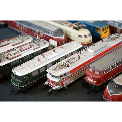 121 - 21 HO / OO gauge locomotives to include Jouef, Lima, Roco, RSO, AHM etc