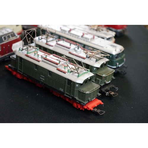 121 - 21 HO / OO gauge locomotives to include Jouef, Lima, Roco, RSO, AHM etc