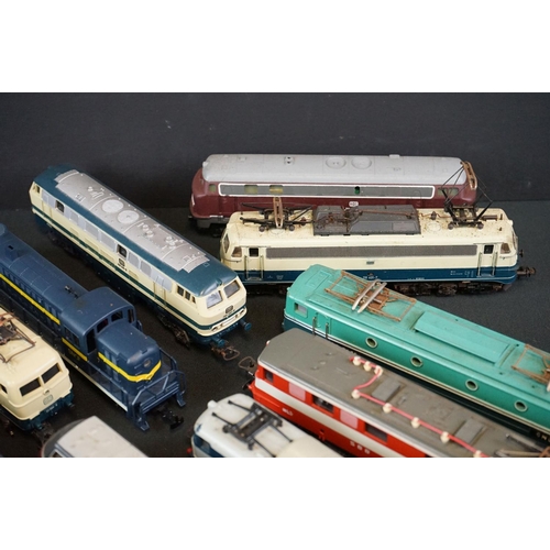 121 - 21 HO / OO gauge locomotives to include Jouef, Lima, Roco, RSO, AHM etc