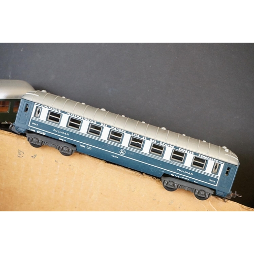 123 - 40 OO gauge items of rolling stock, mainly coaches featuring Airfix, Jouef, Kleinbahn, Lima etc