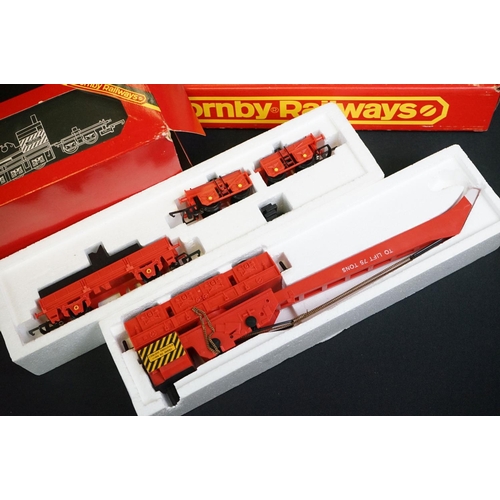 126 - 26 Boxed Hornby OO gauge items of rolling stock to include R739 Operating 75 ton Breakdown Crane wit... 