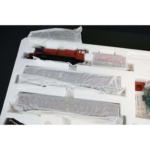 129 - Boxed Hornby OO gauge R1033 Harry Potter and The Chamber of Secrets train set, complete and appearin... 