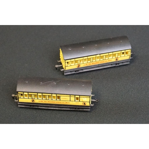 132 - Two boxed Graham Farish N gauge locomotives to include 1404 Hall Class GWR and 1104 Pannier Tank GWR... 