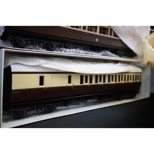 134 - Four kit built GWR coaches in chocolate & brown livery, 2 x  DJR & CCW boxes, plus a kit built horse... 