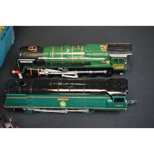 142 - Boxed Mamod Traction Engine TE1A (model gd overall, poor box with tape repairs) plus a group of OO g... 