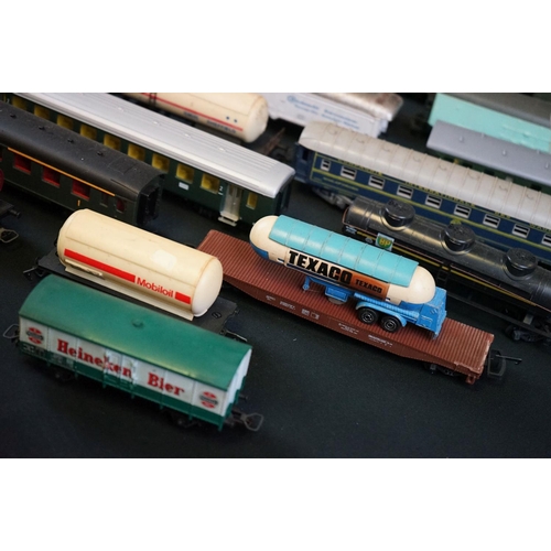 94 - Around 35 HO / OO gauge items of rolling stock, mainly coaches to include Triang, Lima, Dapol etc