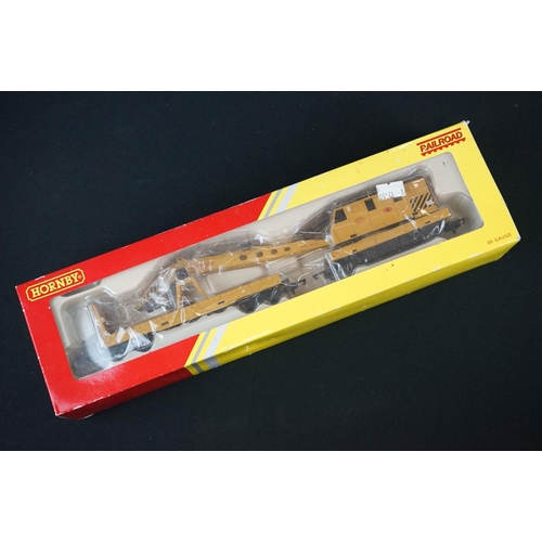 95 - Quantity of OO gauge model railway to include 3 x boxed items of Hornby rolling stock (R6369 Breakdo... 