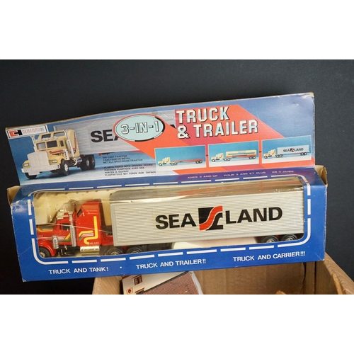 99 - Quantity of OO gauge model railway accessories to include trackside buildings, plastic figures, scen... 