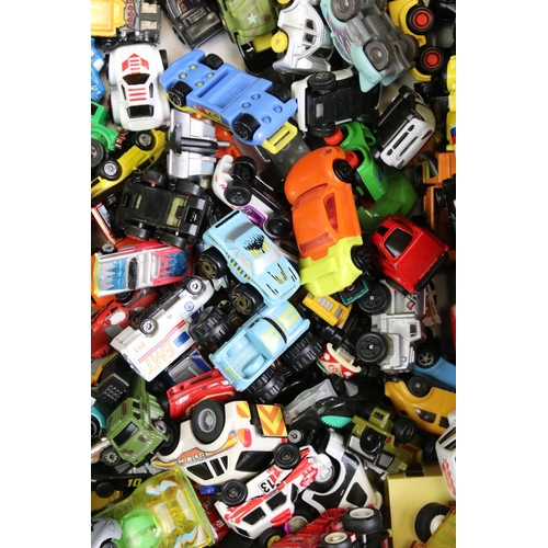 260 - Large collection of small-scale plastic models to include Galoob Micro Machines, Maisto, Mattel and ... 