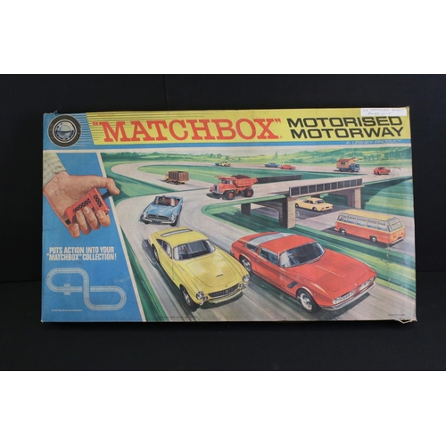 279 - Boxed Triang Minic Motorways Set M.1501 B with two slot cars (featuring a boxed M.1567 3.4 Jaguar) a... 