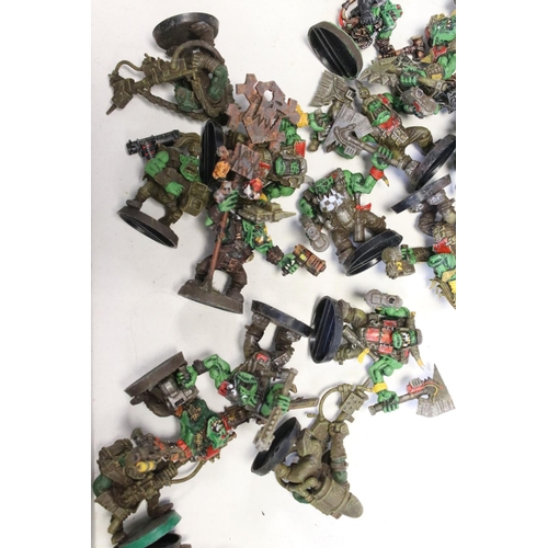 176 - Games Workshop / Fantasy Gaming - Quantity of metal & plastic figures to include painted and unpaint... 