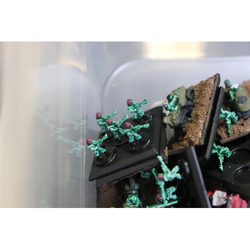 179 - Games Workshop / Fantasy Gaming - Quantity of metal & plastic figures to include painted and unpaint... 