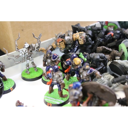 183 - Games Workshop / Fantasy Gaming - Quantity of metal & plastic figures to include painted and unpaint... 