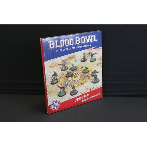 184 - Games Workshop / Fantasy Gaming - Quantity of Blood Bowl items to include 0281 set, Season One set, ... 