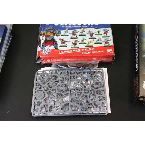 184 - Games Workshop / Fantasy Gaming - Quantity of Blood Bowl items to include 0281 set, Season One set, ... 